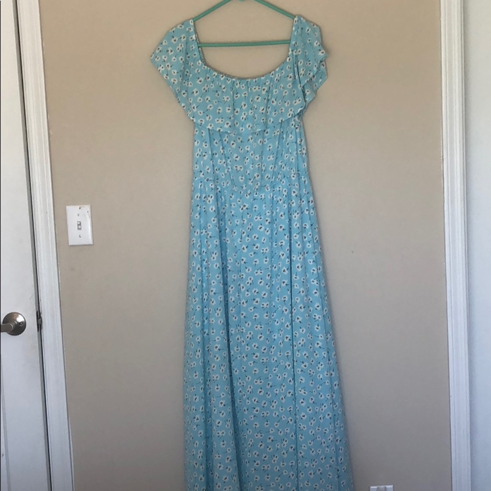 Francesca’s Light Blue Floral Maxi — Size Large
